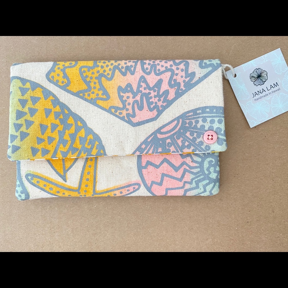 Jana Lam Hawaii Rainbow Seashell Print Clutch